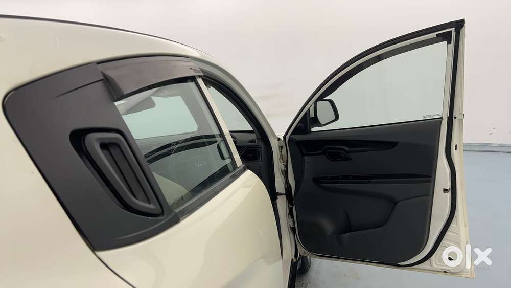 Mahindra Kuv100 Nxt 1.2 K4 Plus Diesel 6 Str, 2018, Petrol