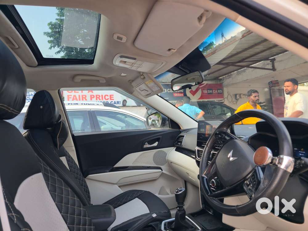 Mahindra Xuv 3xo Ax5 Pm Mt, 2023, Petrol