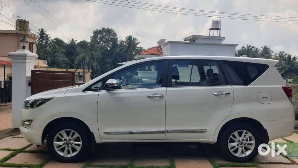 Toyota Innova Crysta 2.4 V 8 Str, 2016, Diesel
