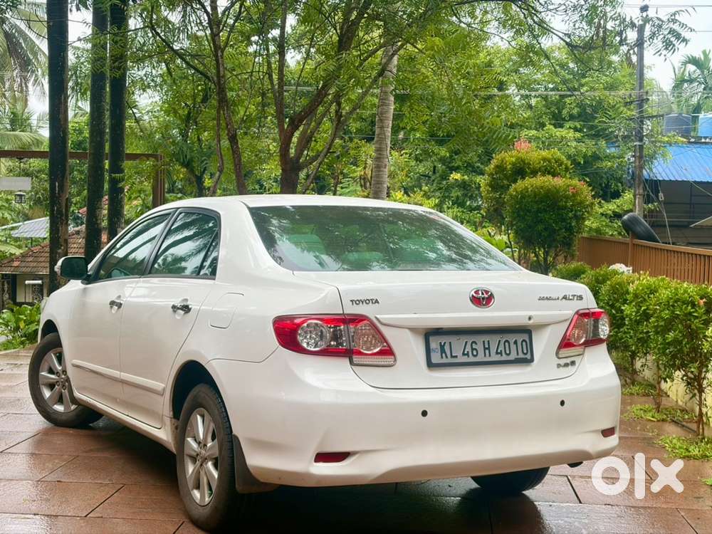 Toyota Corolla Altis 2013