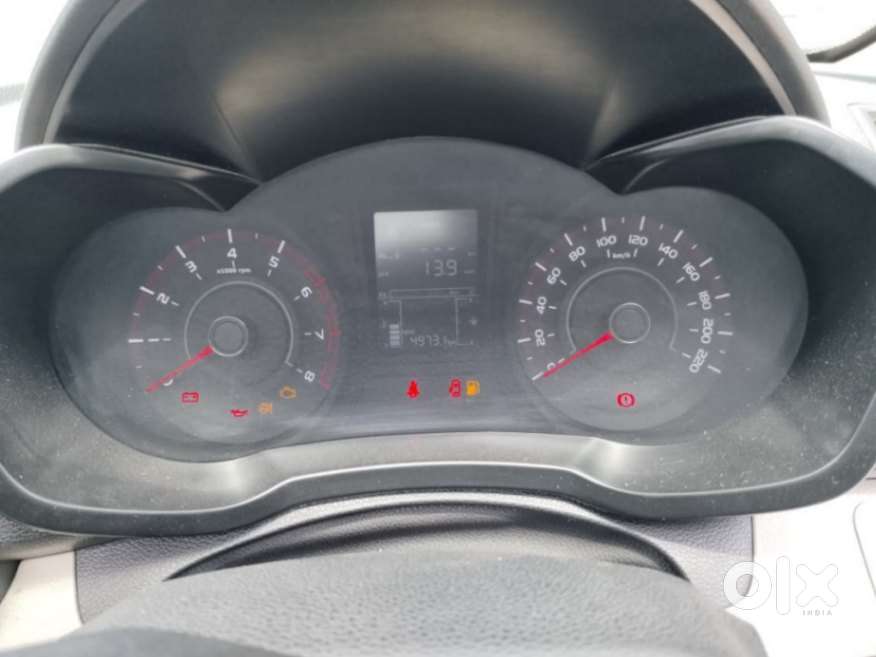Mahindra Xuv300 W8, 2022, Petrol