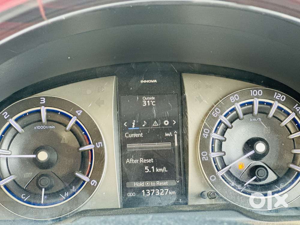 Toyota Innova Crysta 2.4 V 8 Str, 2016, Diesel