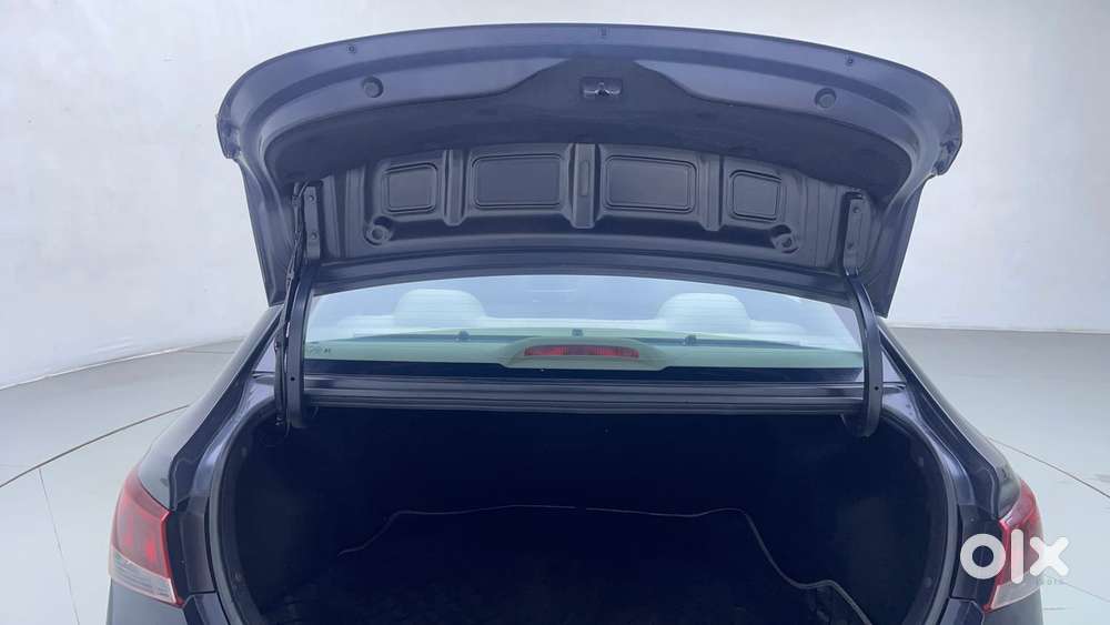 Hyundai Verna 1.5 Sx Ivt, 2022, Petrol
