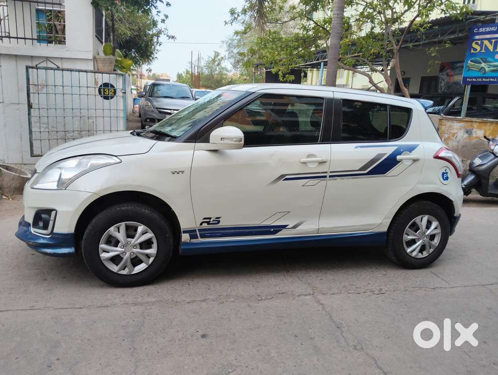 Maruti Suzuki Swift Vxi Optional, 2015, Petrol