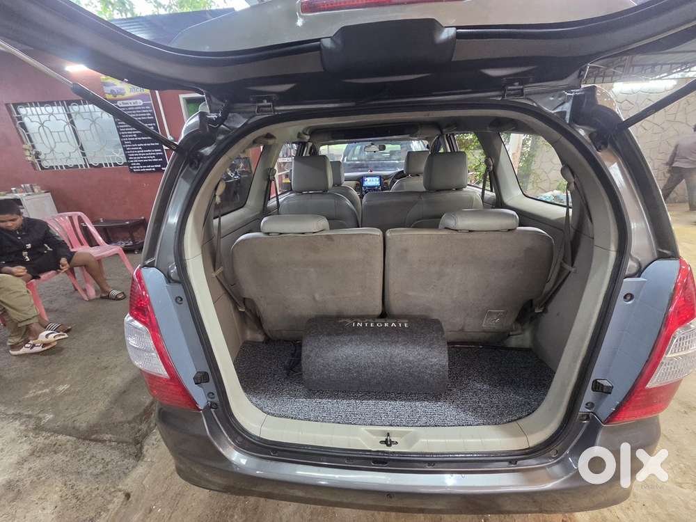 Toyota Innova 2011 Diesel Well Maintained New Tyres , Sound System