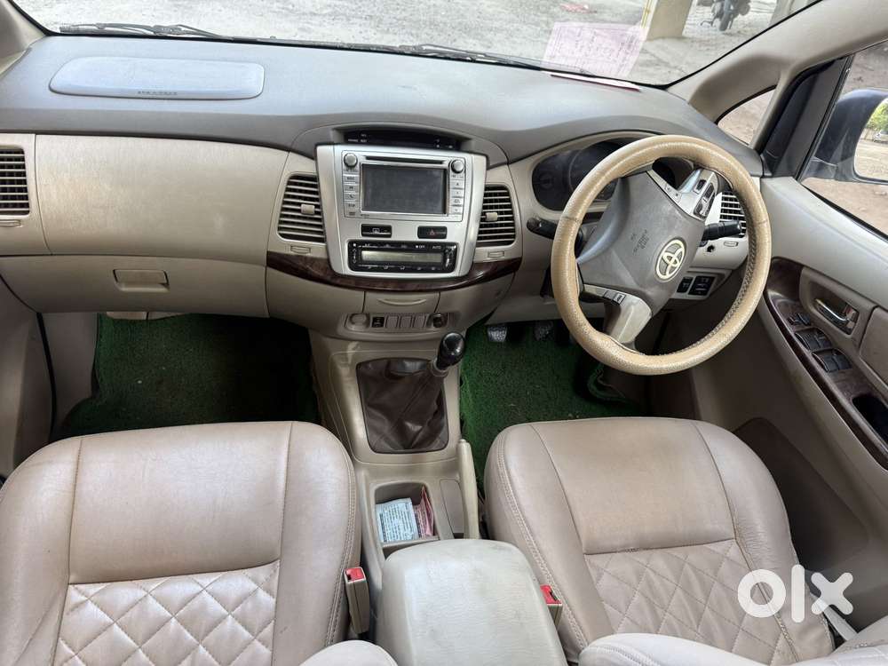 Toyota Innova 2.5 V 8 Str, 2013, Diesel