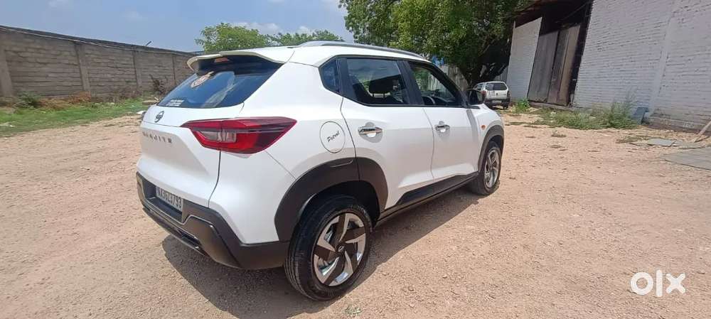 Nissan Magnite 1.0 2025