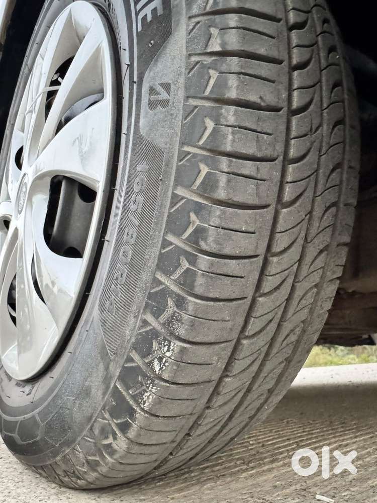 Maruti Suzuki Swift Dzire Vxi(o) Mt, 2017, Petrol