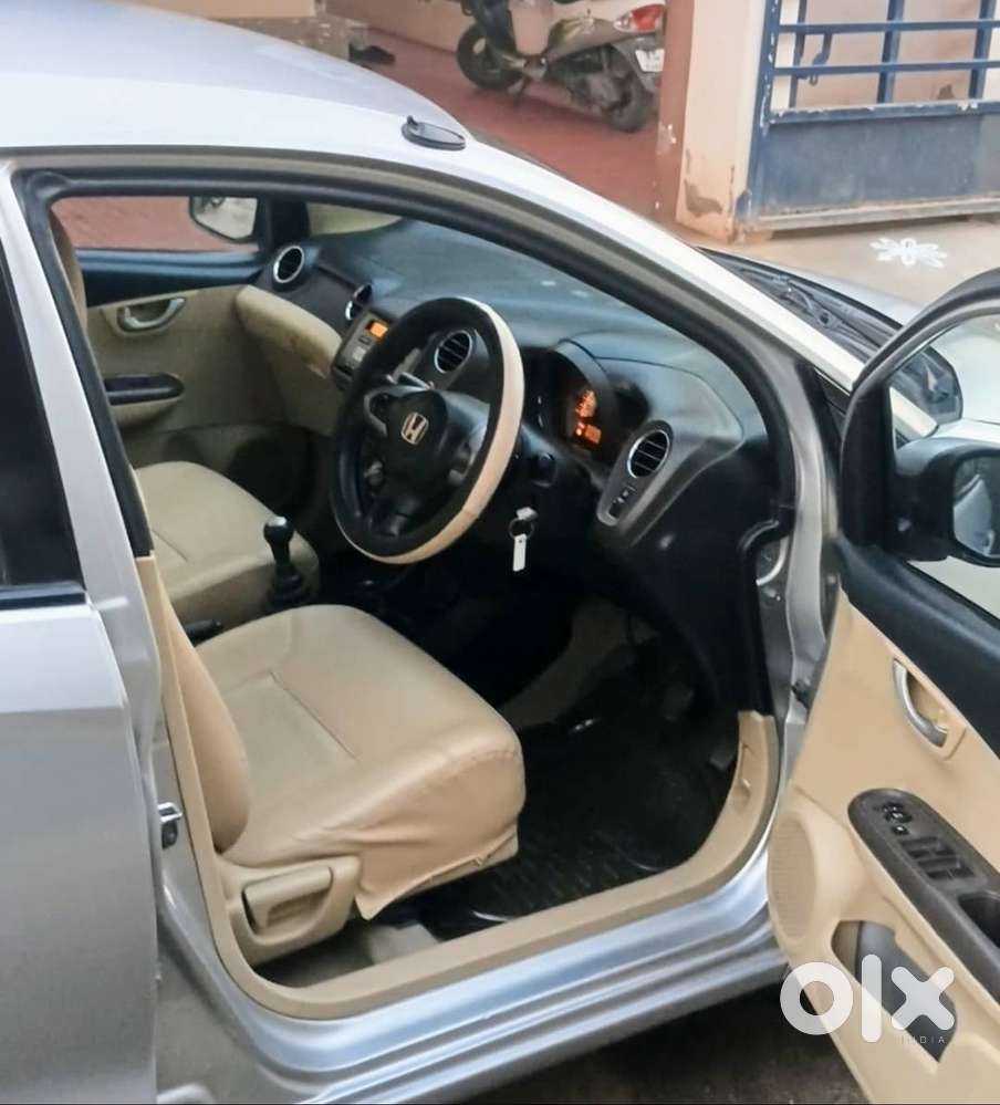 Honda Brio V Mt 2012 - Single Owner - 49000 Km