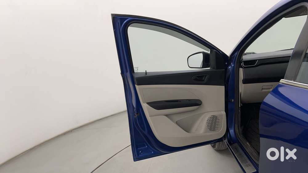 Renault Triber Rxt, 2022, Petrol