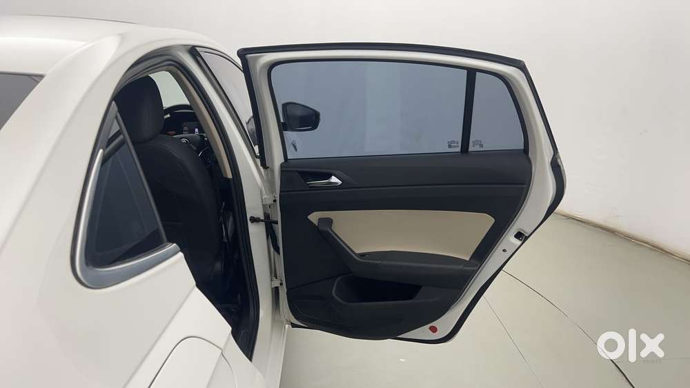 Skoda Slavia Style 1.0l Tsi At, 2022, Petrol
