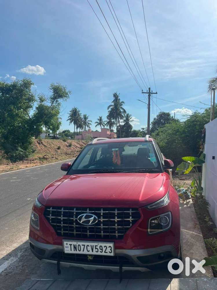 Hyundai Venue 2020 Petrol 27000 Km Driven
