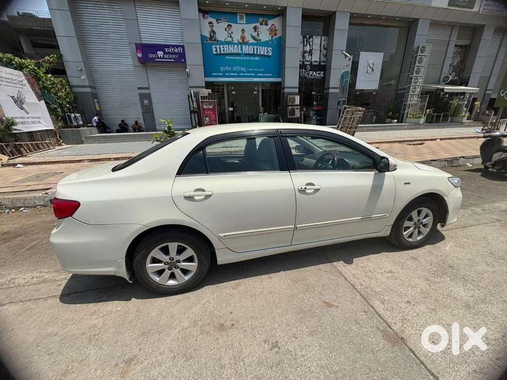 Toyota Corolla Altis 2012 Petrol Well Maintained