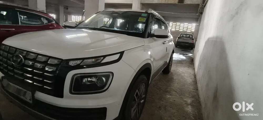 Hyundai Venue Mid-variant Turbo Model 16wheel Cruise Control Imt