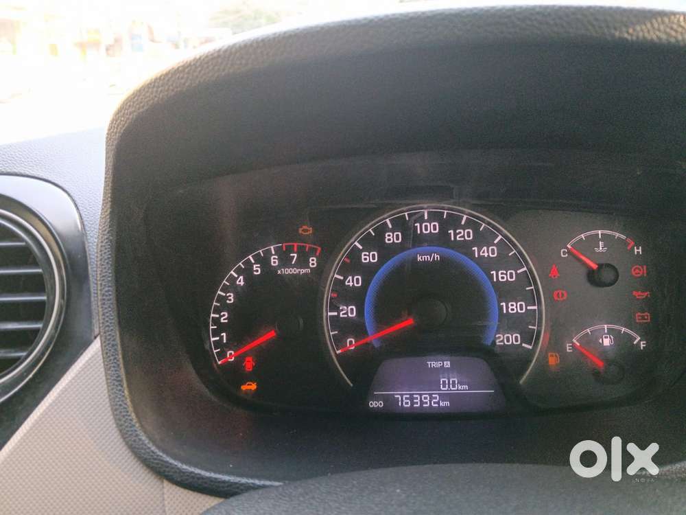 Hyundai Grand I10 Sportz, 2015, Petrol
