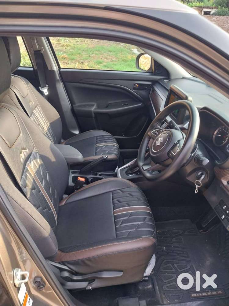 Maruti Suzuki Brezza Vxi At 2025 (automatic)