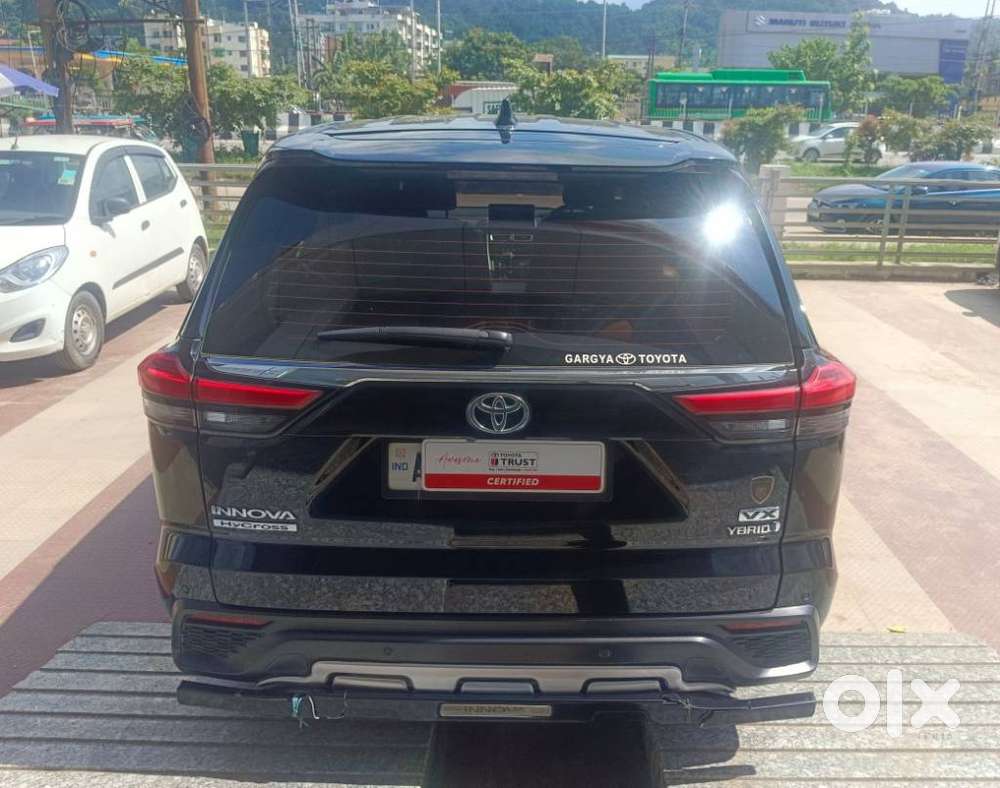 Toyota Innova Hycross 2.0 Vx Hybrid 7 Str, 2023, Petrol