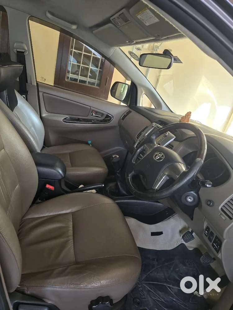 Toyota Innova 2015 Diesel 175000 Km Driven