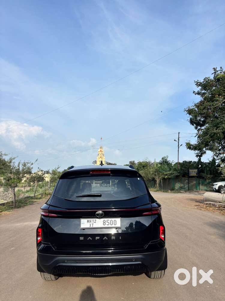 Tata Safari Dark Edition D At 2025