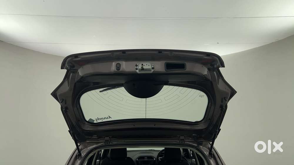 Tata Tiago Xza, 2017, Petrol