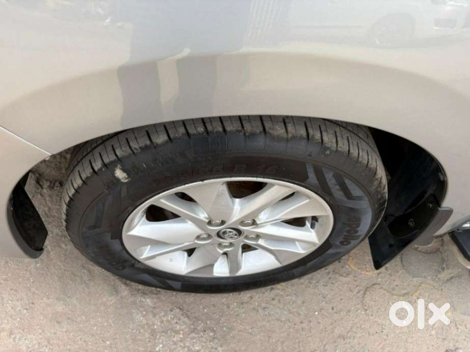 Toyota Innova Crysta 2.8 Gx At 7 Str, 2017, Diesel