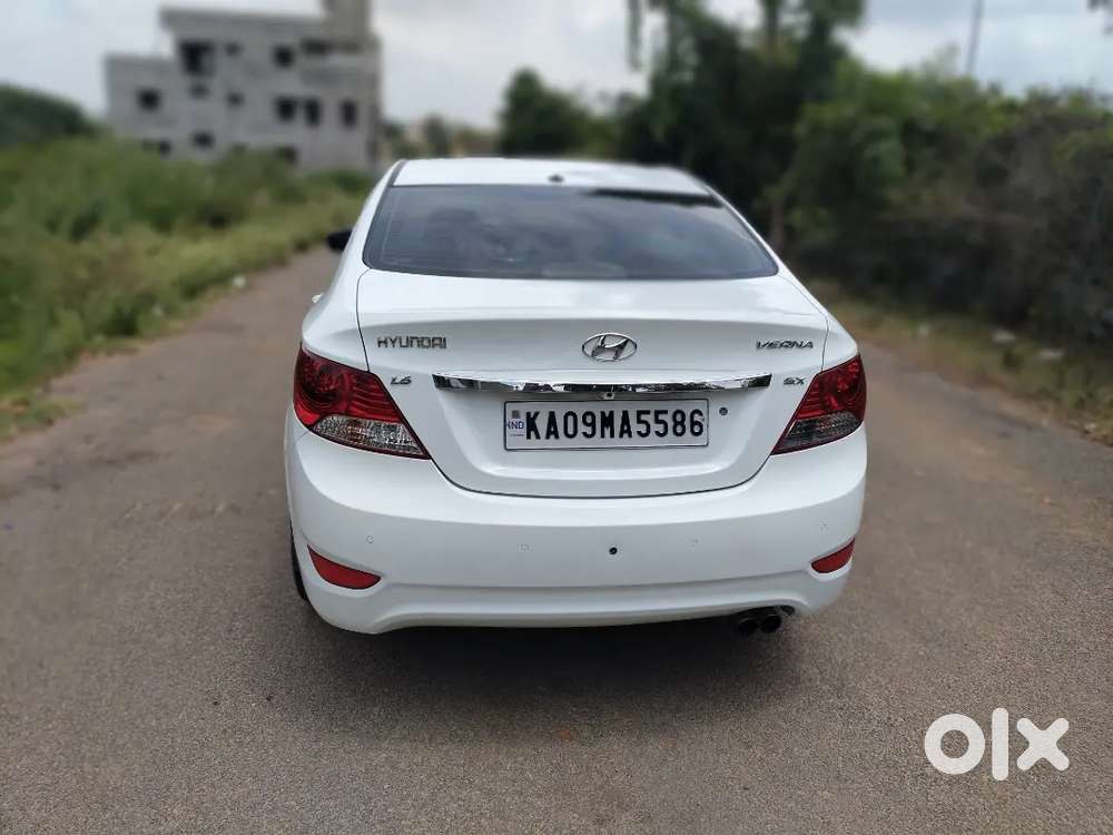 Hyundai Verna 1.6 SX CRDi 2013... Spinny & car 24 people plz dont cal.