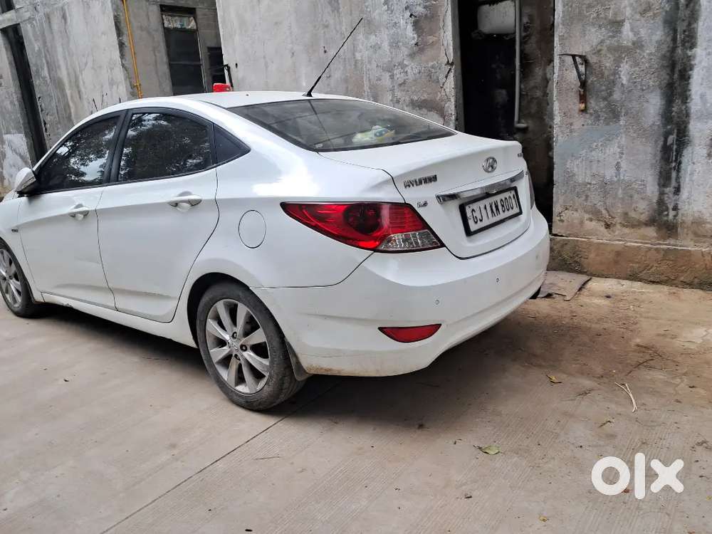 Hyundai Fluidic Verna 2012