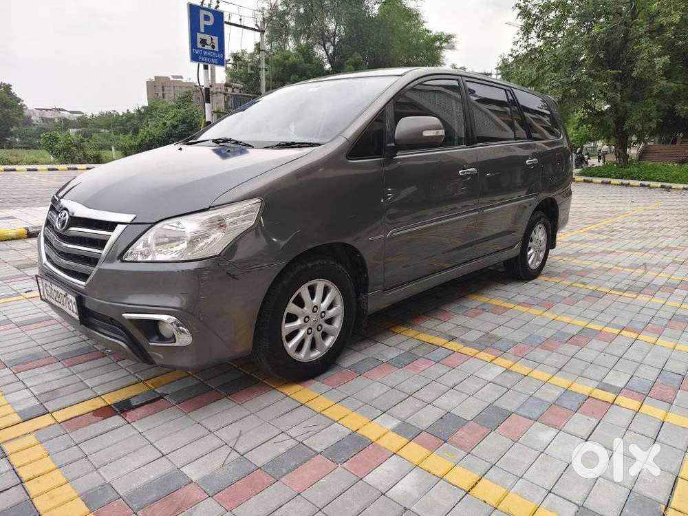 Toyota Innova 2.5 V 8 Str, 2012, Diesel