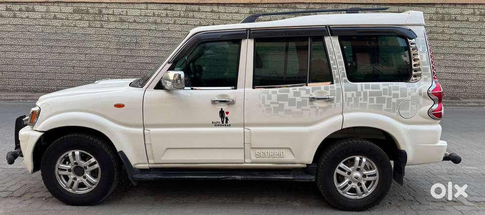 Mahindra Scorpio Vlx 2wd Abs At Bsiii, 2014, Diesel
