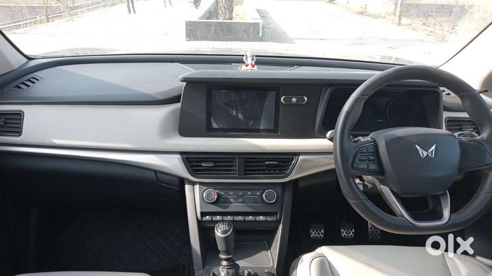 Mahindra Xuv700, 2022, Petrol