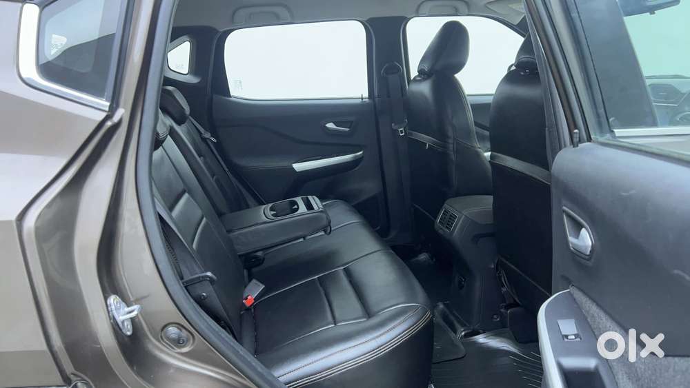 Nissan Magnite 1.0 Xv Premium, 2021, Petrol