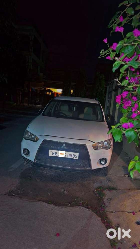 Mitsubishi Outlander 2012 Petrol Well Maintained