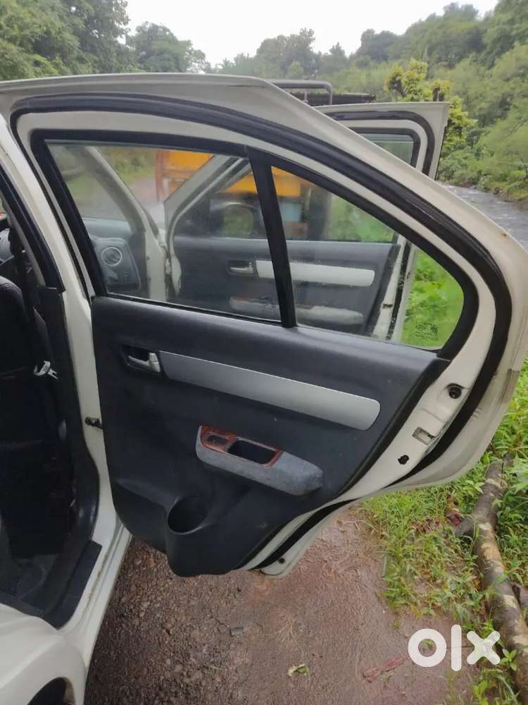 Maruti Suzuki Dzire 2011