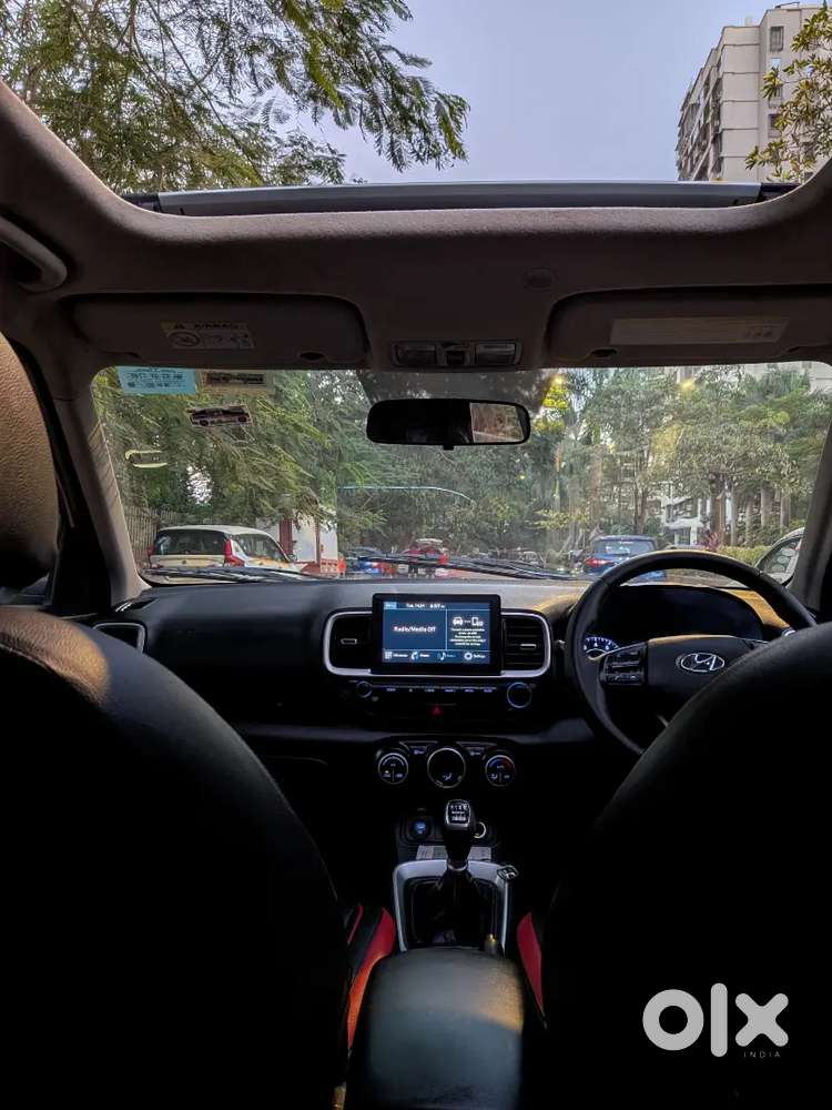 Hyundai Venue 2021 Petrol Well Maintained