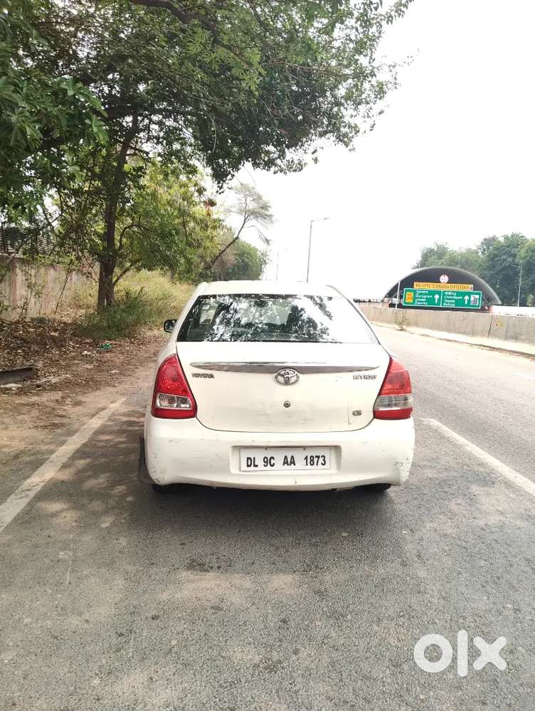 Toyota Etios 2011 Cng & Petrol 180000 Km Driven