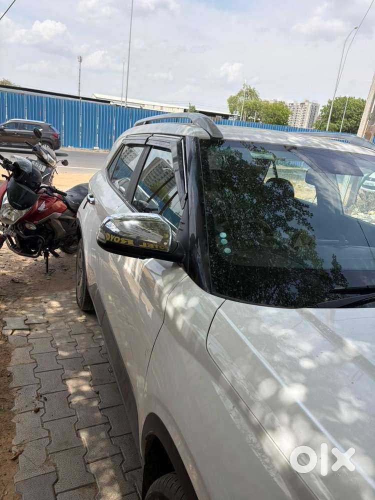 Hyundai Venue 2024 Diesel Well Maintained