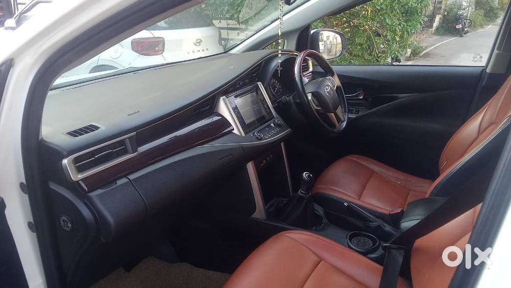 Toyota Innova Crysta 2.4 V, 2016, Diesel