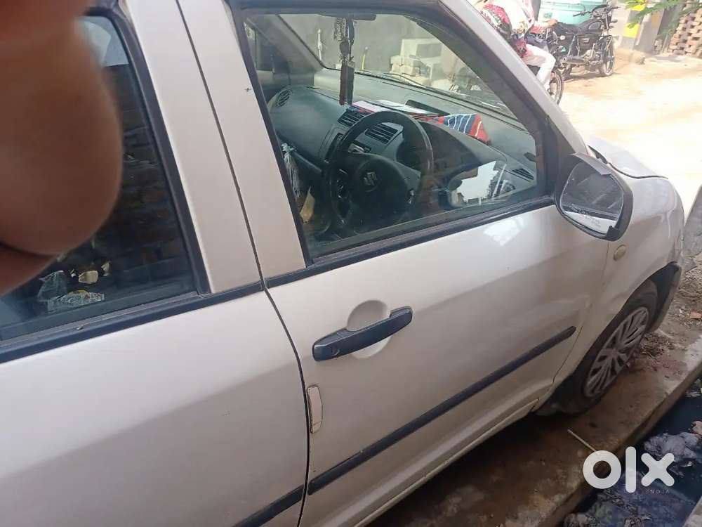 Swift Lxi , 2011 Dl4cam7419 , White Colour