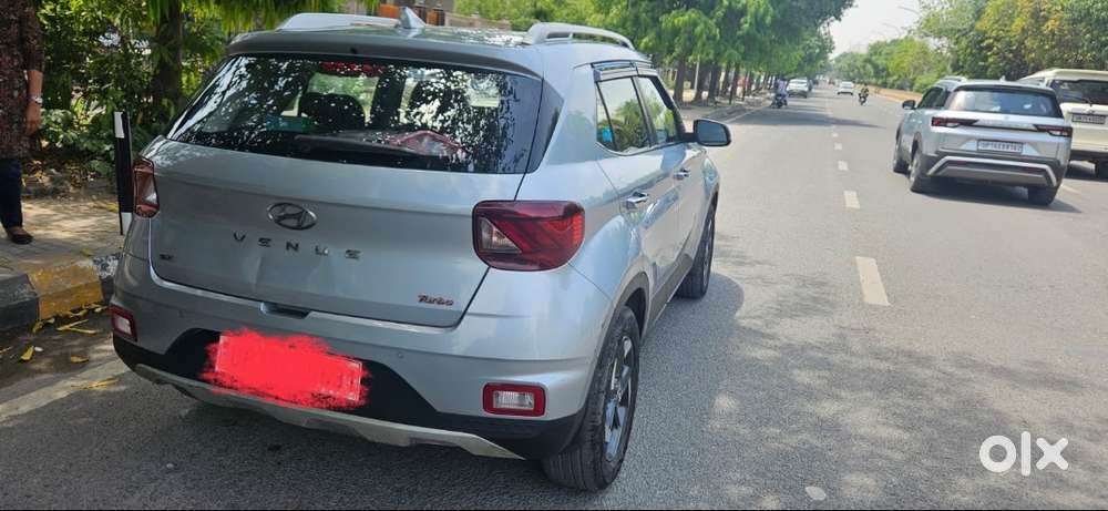 Hyundai Venue Top Model Well Maintained