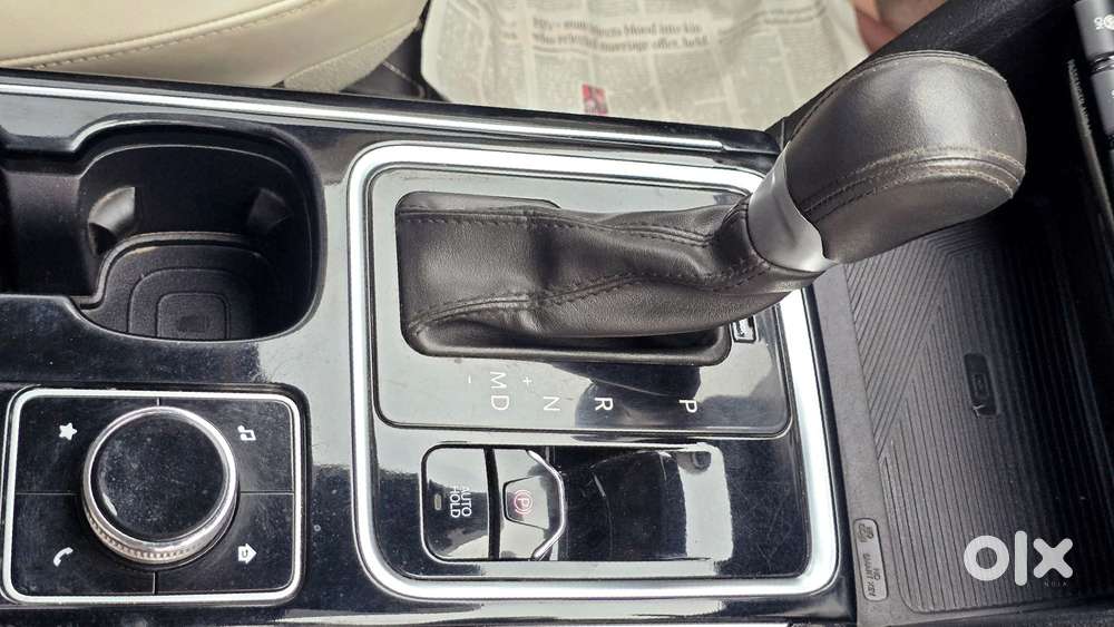 Mahindra Xuv700 2.2 Ax 7 Diesel At Luxury Pack Str Awd, 2022, Diesel