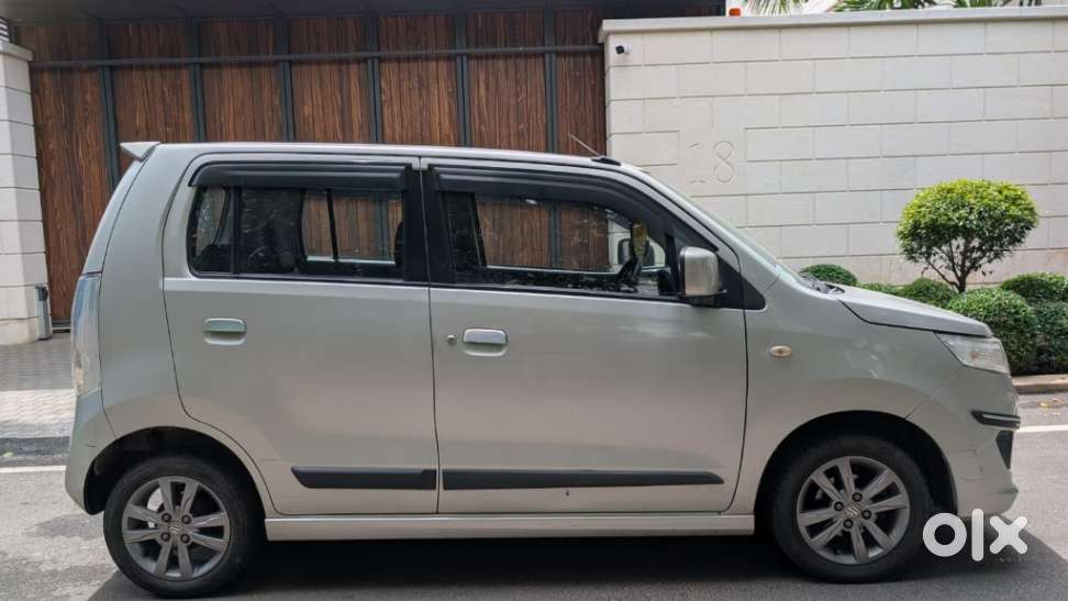 Maruti Suzuki Wagon R Stingray 1.0 Vxi Plus Amt, 2017, Petrol