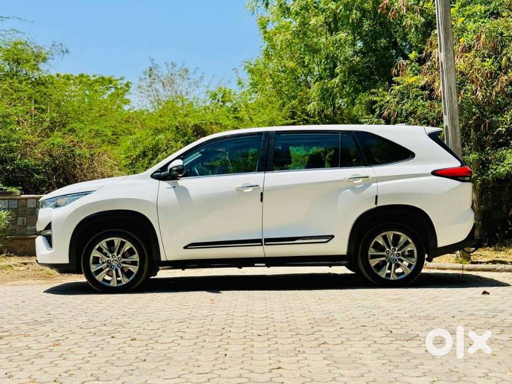 Toyota Innova Hycross 2.0 Zx (o) Hybrid 7 Str, 2026, Petrol