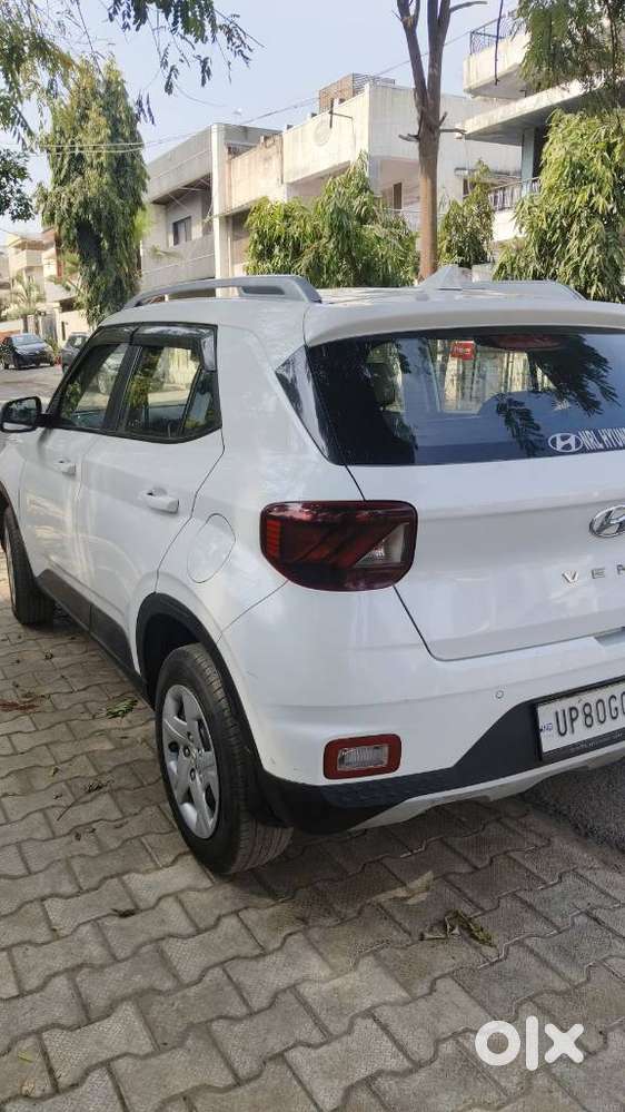 Hyundai Venue 1.2 S Plus, 2022, Petrol