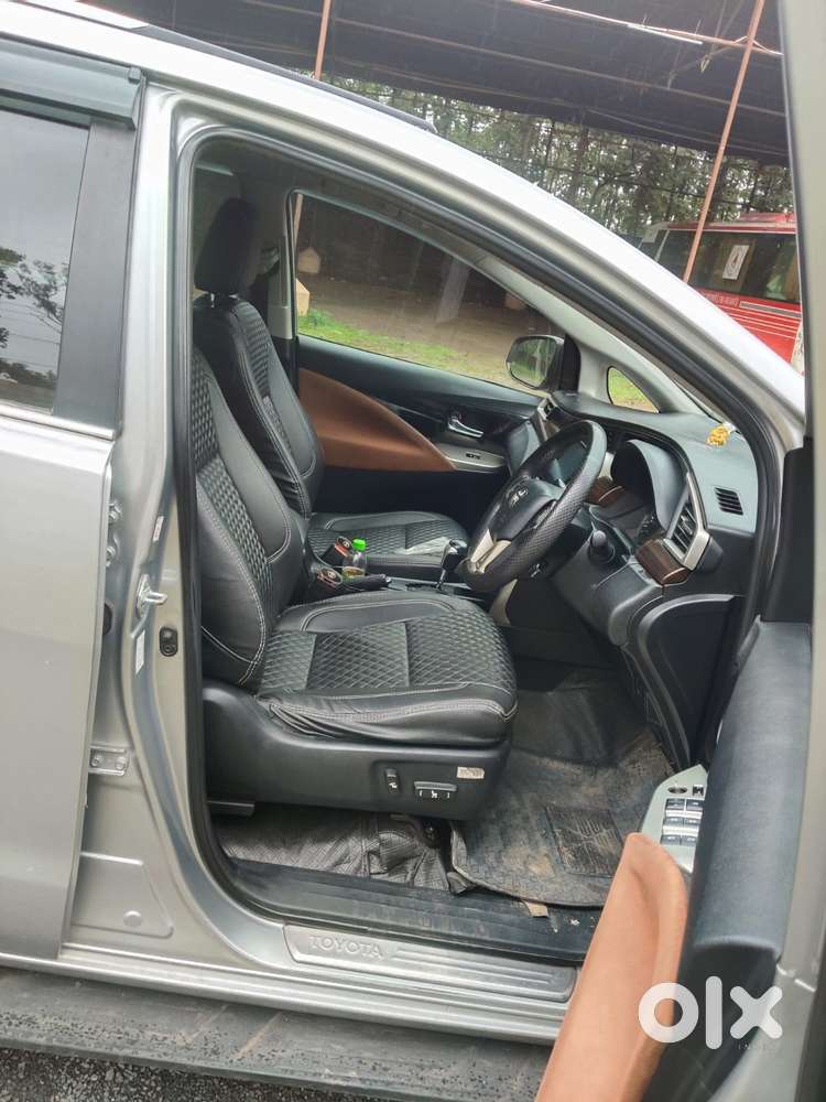 Toyota Innova Crysta 2.8z Automatic, 2016, Diesel