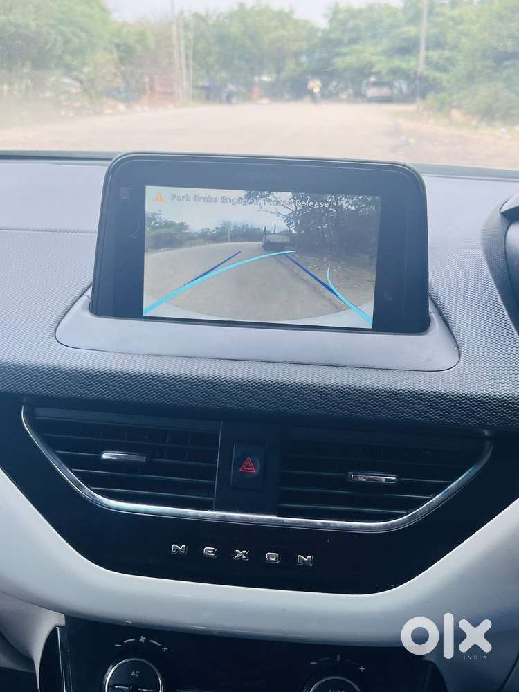 Tata Nexon, 2023, Petrol