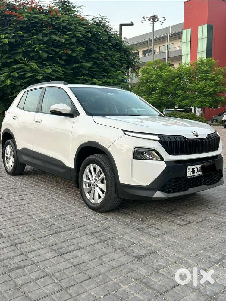 Skoda Kylaq Signature, 2025, Petrol
