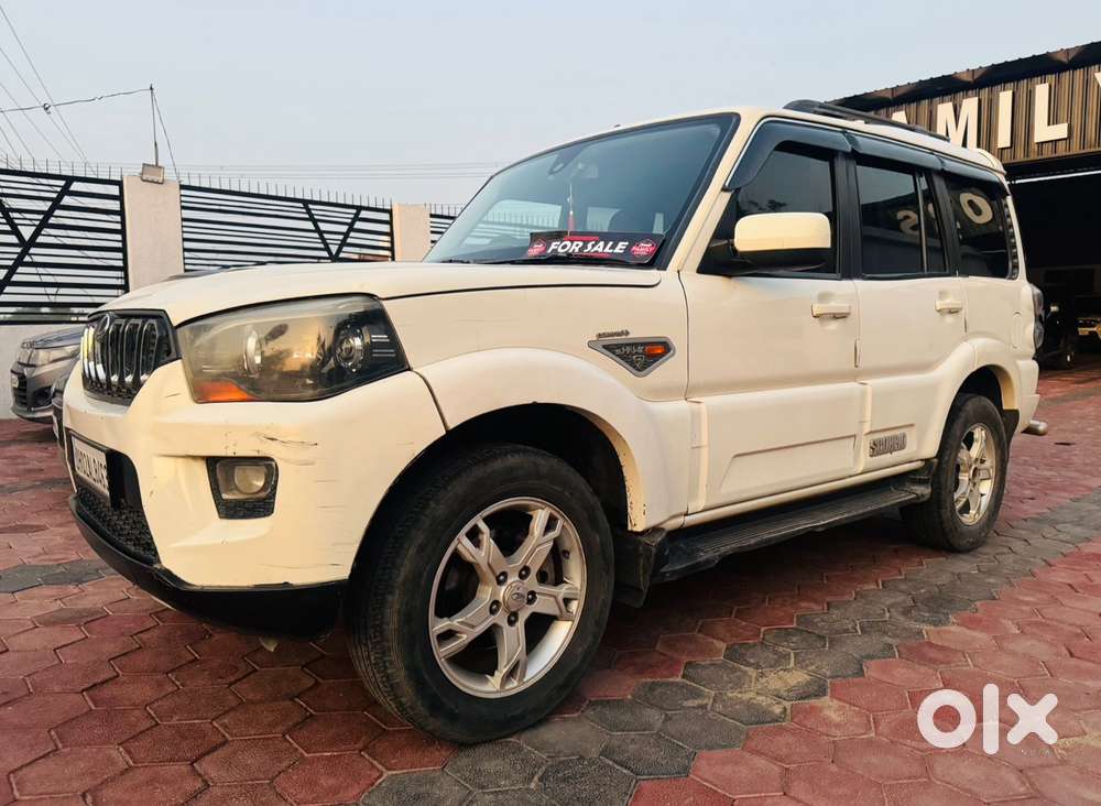 Mahindra Scorpio S10, 2016
