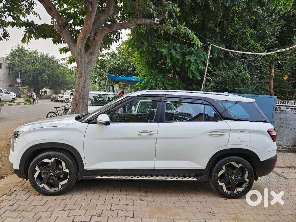 Hyundai Alcazar 2.0 Signature (o) Petrol At 6 Str, 2021, Petrol