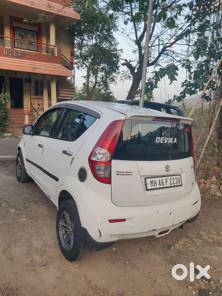 Power Window, Power Steering, Alloy Wheels