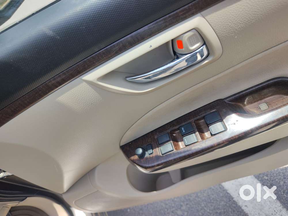 Maruti Suzuki Swift Dzire 1.2 Vxi Bsiv, 2016, Cng & Hybrids